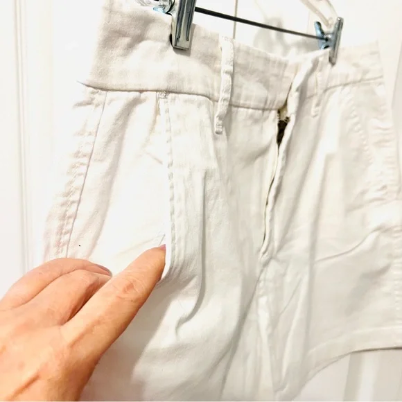 Gloria Vanderbilt-NWT-White Women's Bermuda Shorts-Women’s-Size 12 - Picture 3 of 13